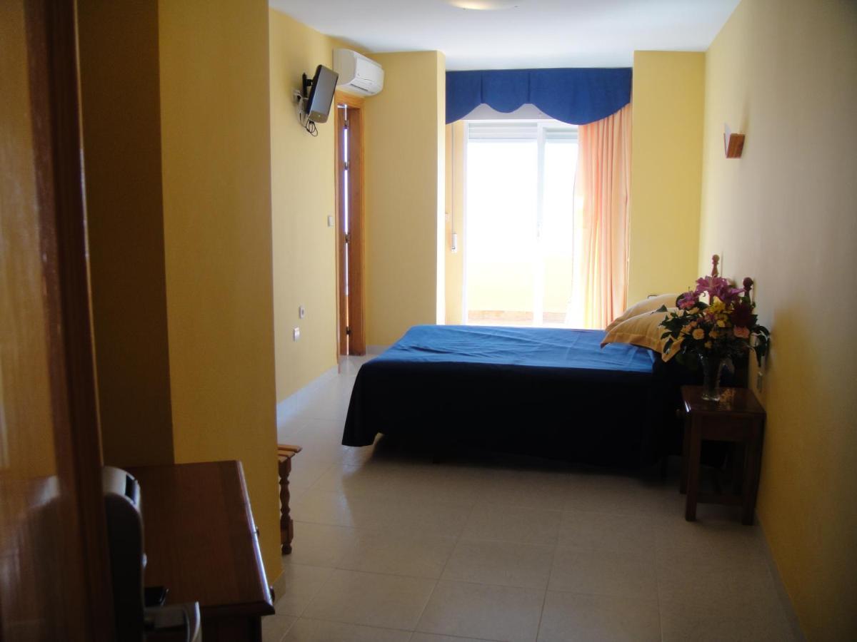 Hostal Costa Sol Castell de Ferro Exterior photo